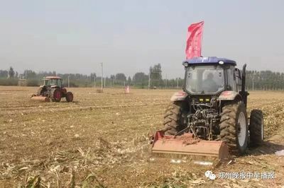 鲜红的党旗飘扬在希望的田野上——记中牟县狼城岗镇东狼村脱贫攻坚农机服务队及其他农业机械